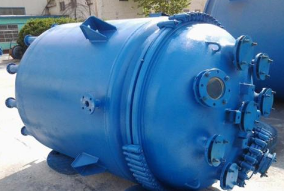 搪瓷反应罐刷漆除锈前的工作