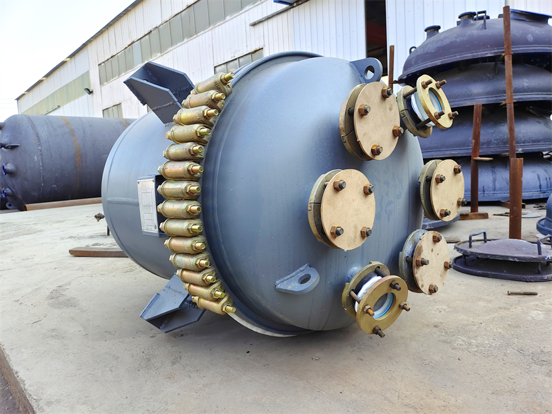 搪瓷反应罐离心机的选择